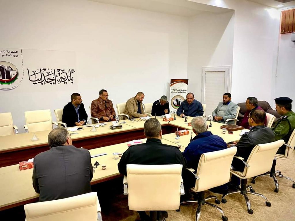 بلدية أجدابيا تناقش سبل توفير احتياجات المواطنين | أجدابيا – 31 ديسمبر 2020م (وام)