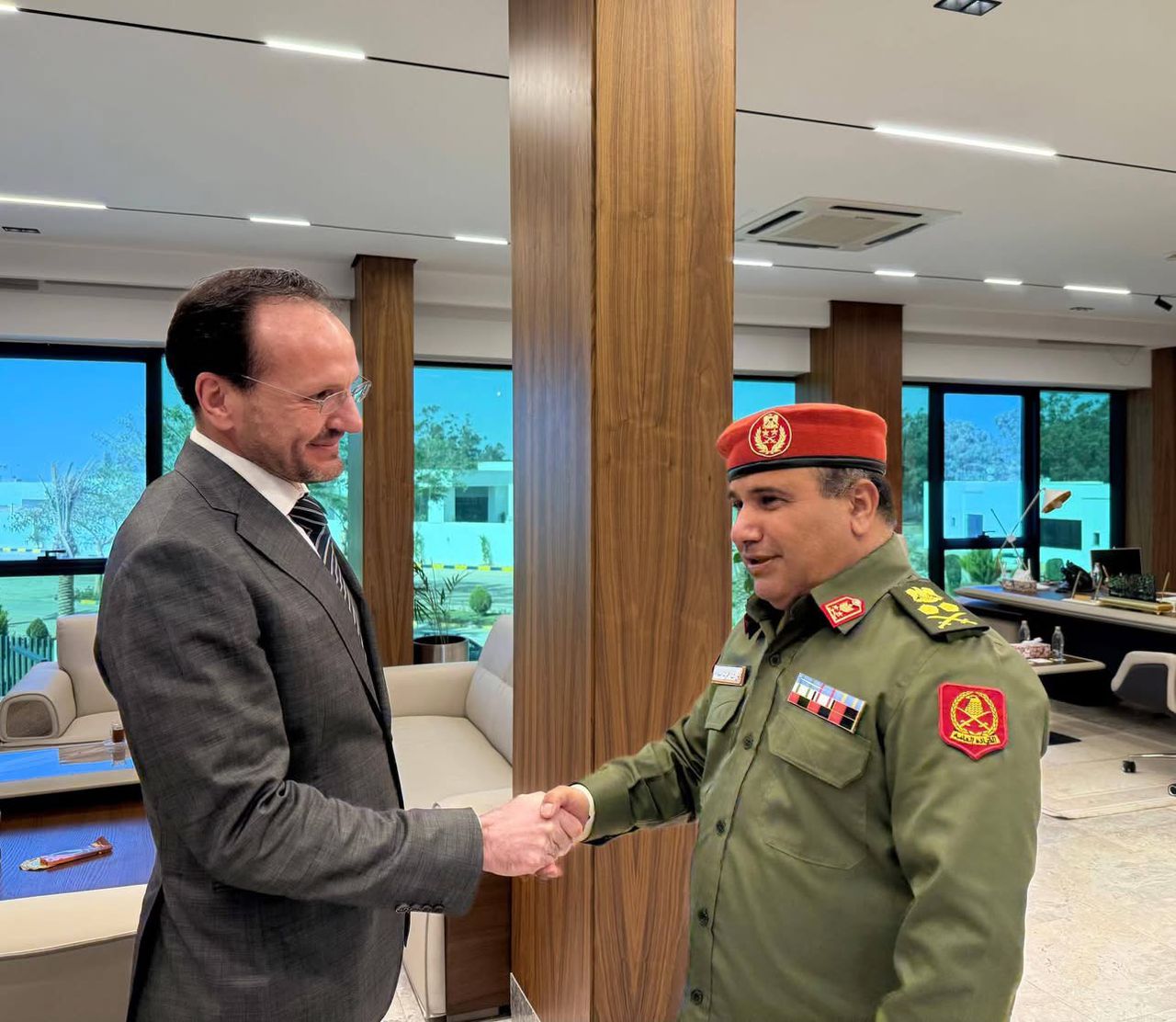 التميمي يبحث مع القنصل اليوناني سبل تعزيز العلاقات الثنائية