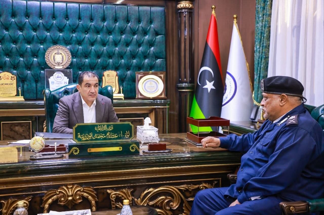 أبوزريبة يستعرض المستجدات الأمنية في الواحات