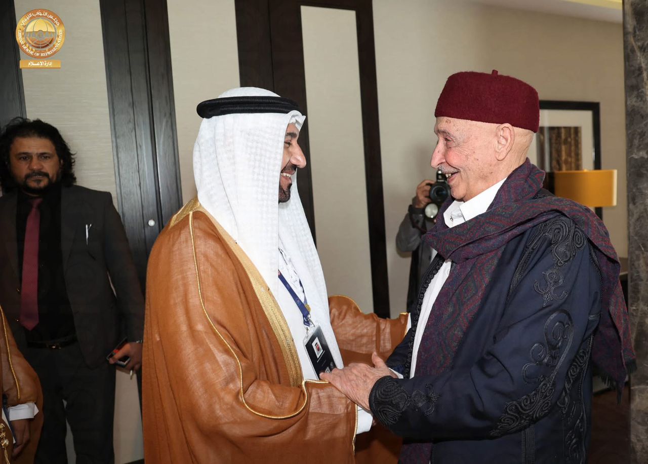 المستشار عقيلة صالح يؤكد أهمية تعزيز العمل العربي المشترك خلال لقائه رئيس البرلمان العربي.