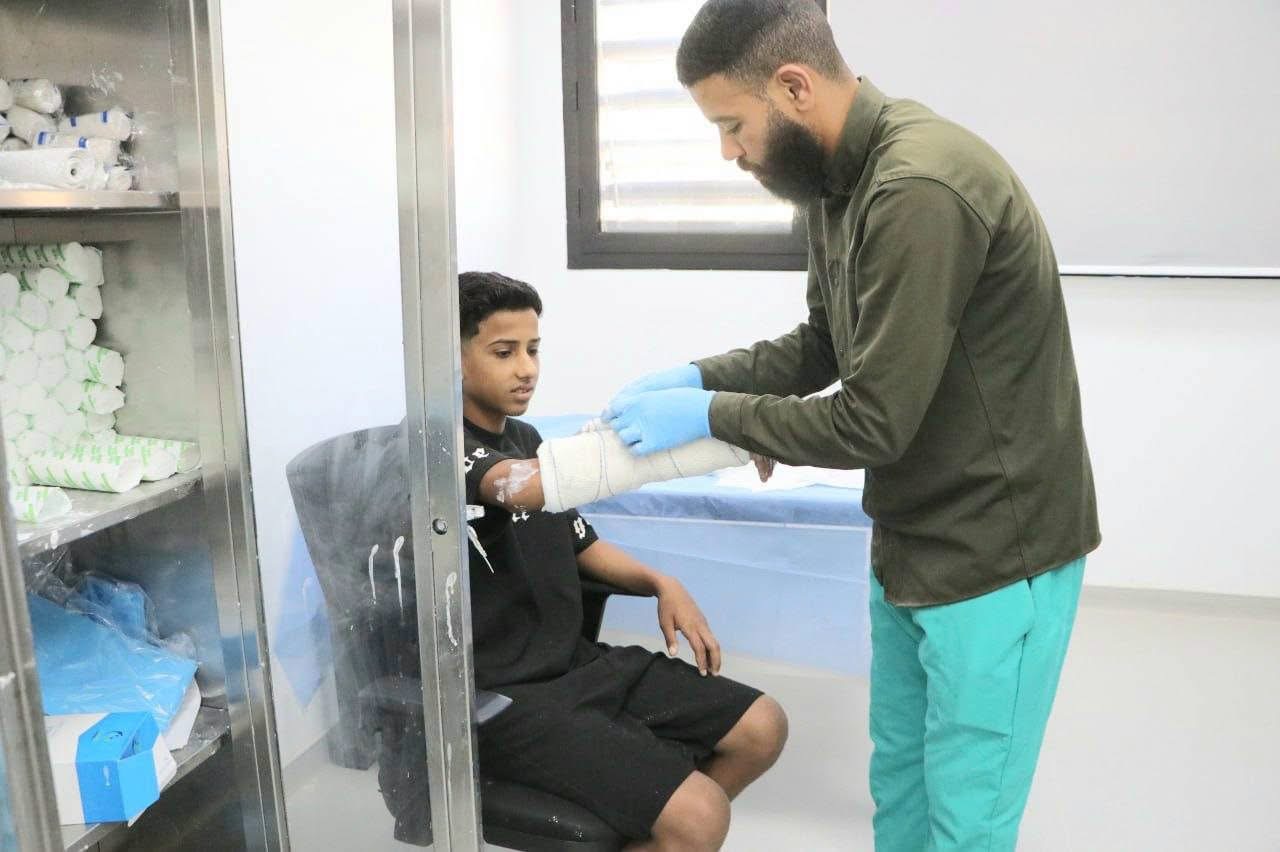 مركز بنغازي الطبي يستقبل 322 حالة طارئة خلال 24 ساعة ويؤكد جاهزيته الميدانية