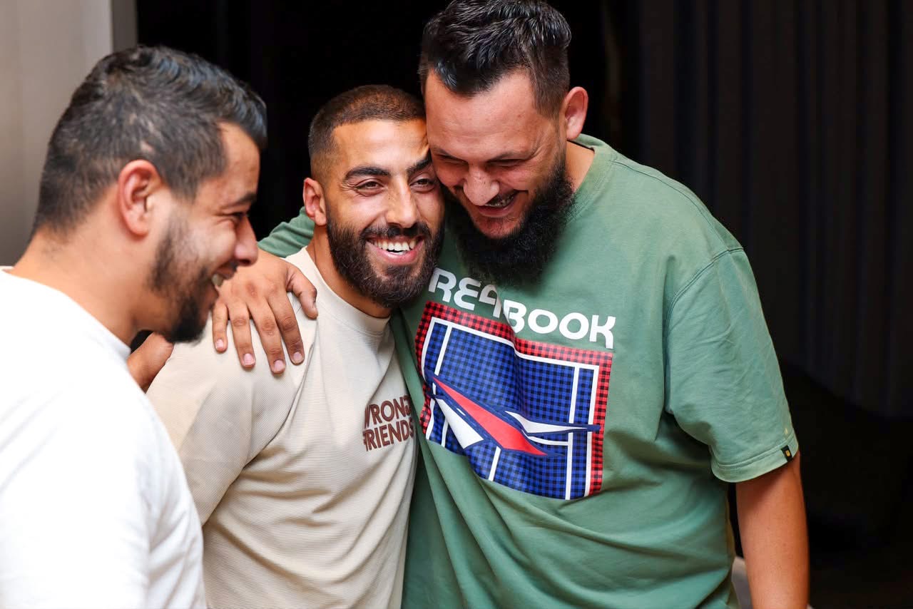 القائد العام للقوات المسلحة المشير أركان حرب خليفة أبوالقاسم حفتر ينسق للإفراج عن الرياضيين الليبيين بعد 11 عامًا من الاحتجاز