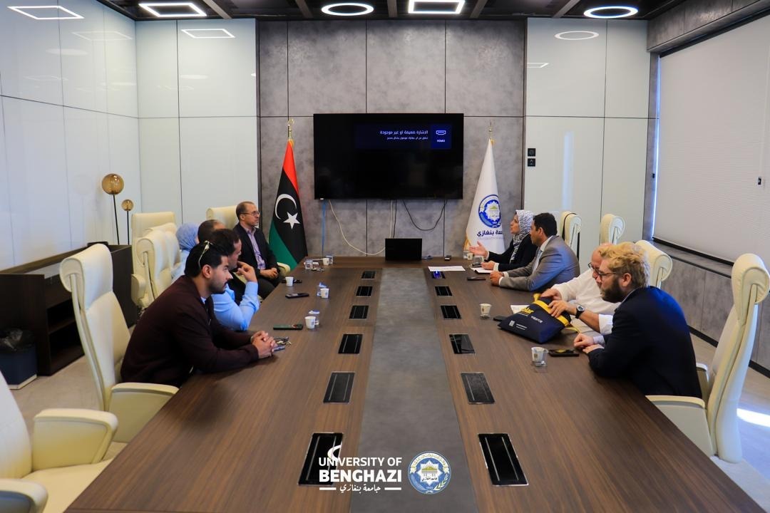 جامعة بنغازي تبحث مع نظيرتها الإيطالية "نيكولو كوزانو" برامج دراسات عليا مشتركة